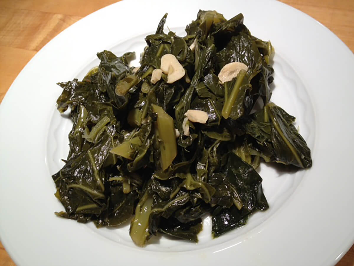 garlic braised collard greens with garlic