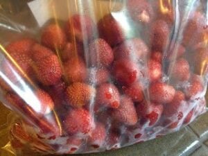 strawberries in ziploc bag