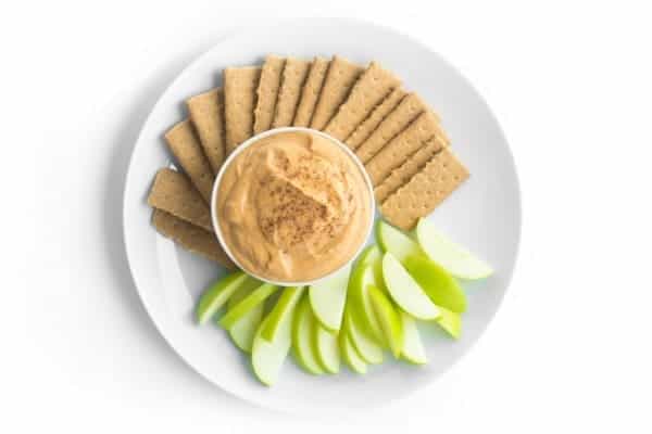 pumpkin-spice-greek-yogurt-fruit-dip