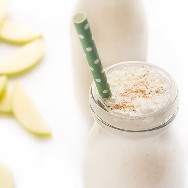 apple-pie-protein-smoothie-an-easy-breakfast-recipe