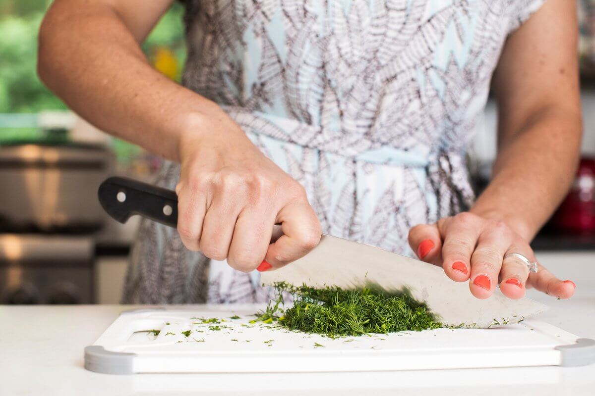 Liz mincing dill