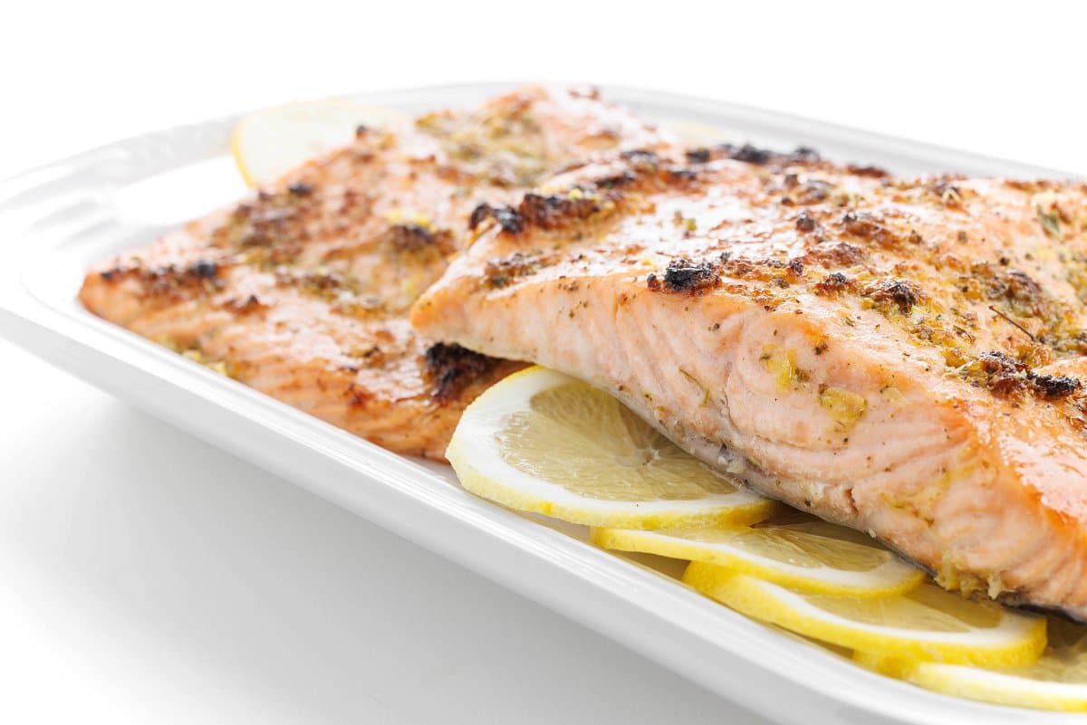 Salmon with lemon and oregano.