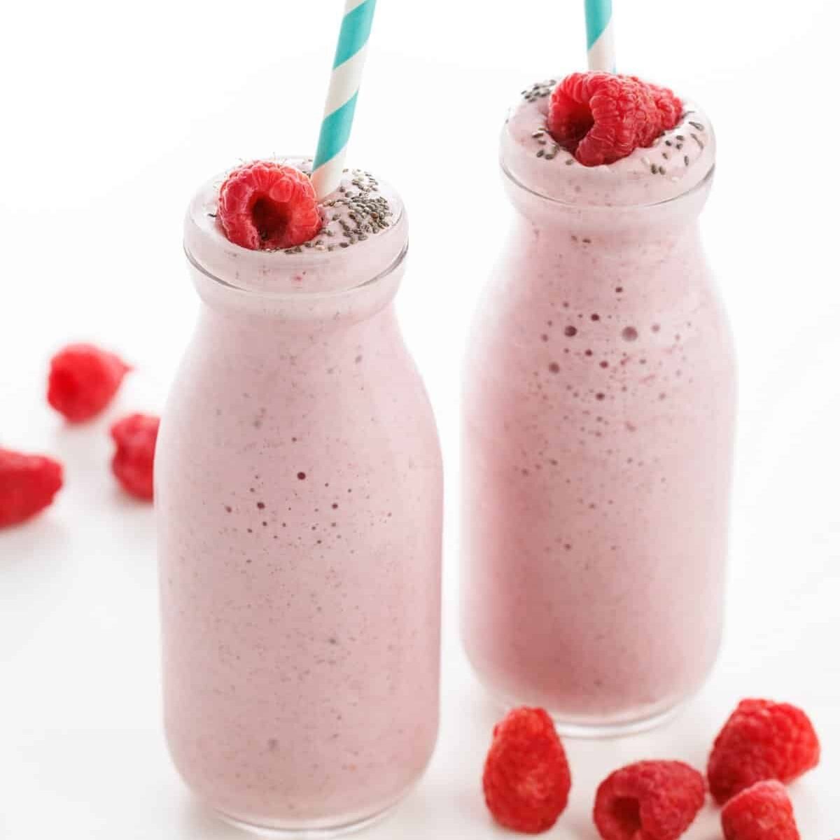 Banana Raspberry Chia Smoothie
