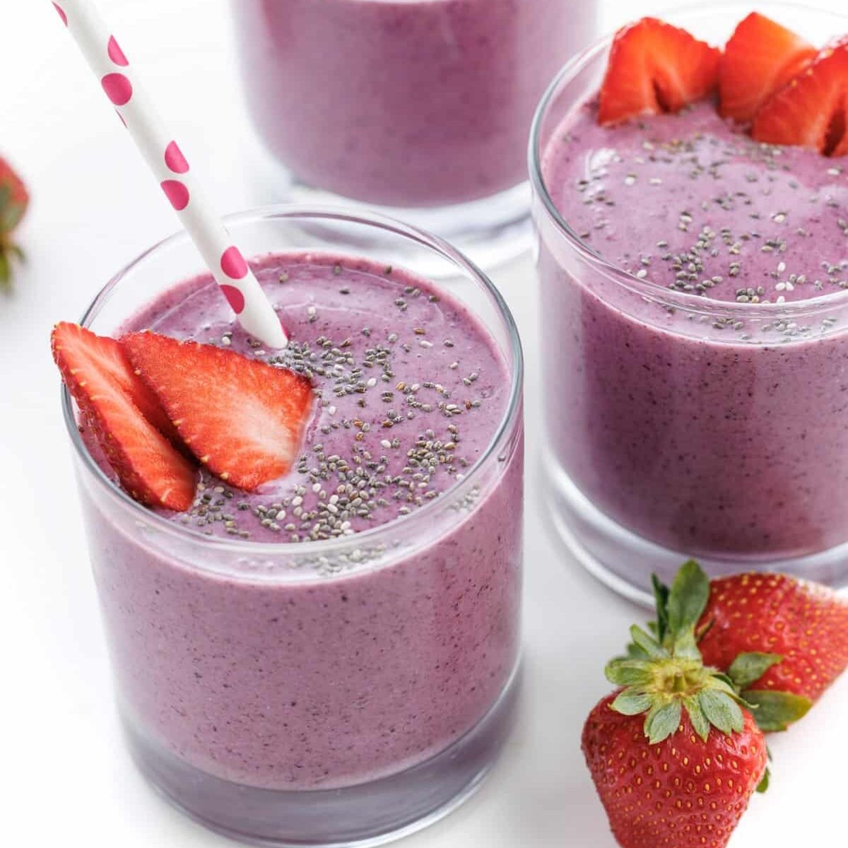 Berry Ginger Chia Smoothie